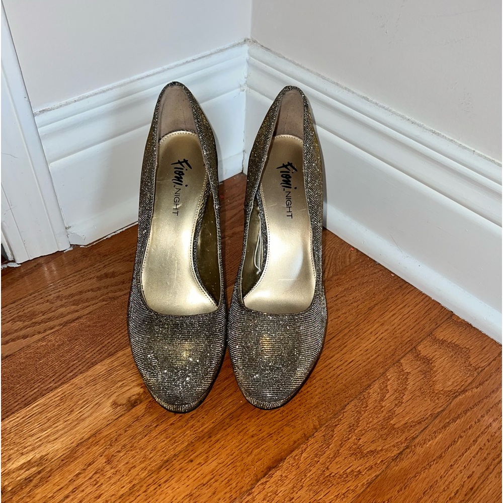 Gold/Silver Metallic Heel Size:9
